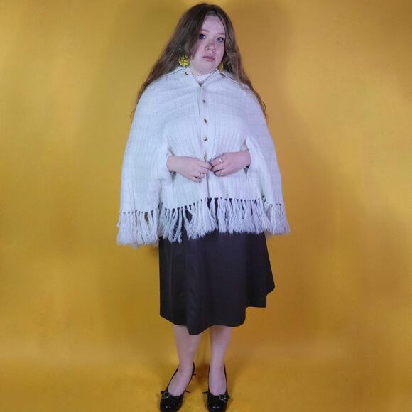 Vintage Handmade White Knit Cape - Picture 1 of 4